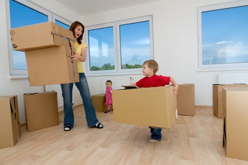 Local moving team coordinating a South Lambeth relocation